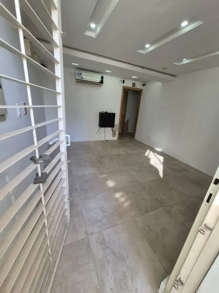 En Venta Local en Agua Blanca  **Clientes directos** - 4