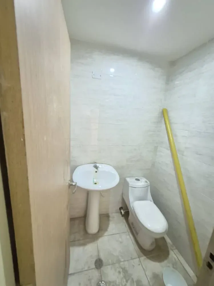 En Venta Local en Agua Blanca  **Clientes directos** - 8