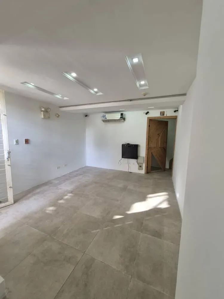 En Venta Local en Agua Blanca  **Clientes directos** - 11