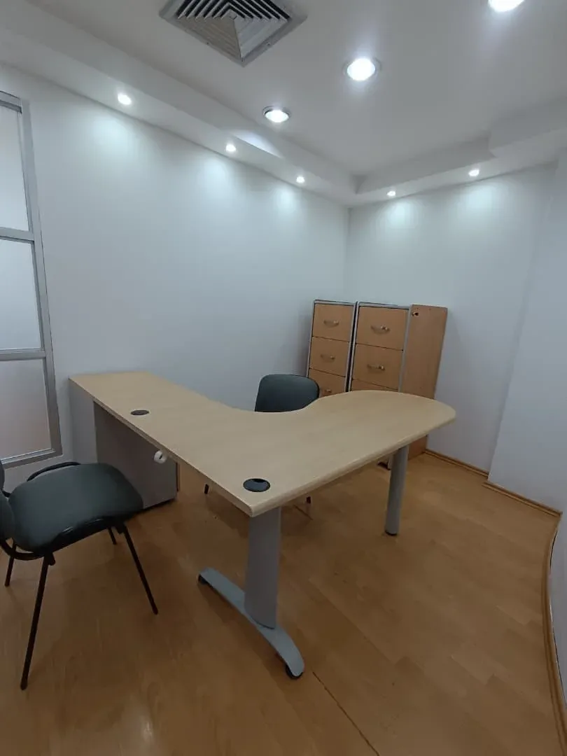 En Venta Oficina en Torre Ejecutiva con Planta Eléctrica AMOBLADA - 5