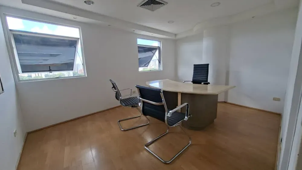 En Venta Oficina en Torre Ejecutiva con Planta Eléctrica AMOBLADA - 6