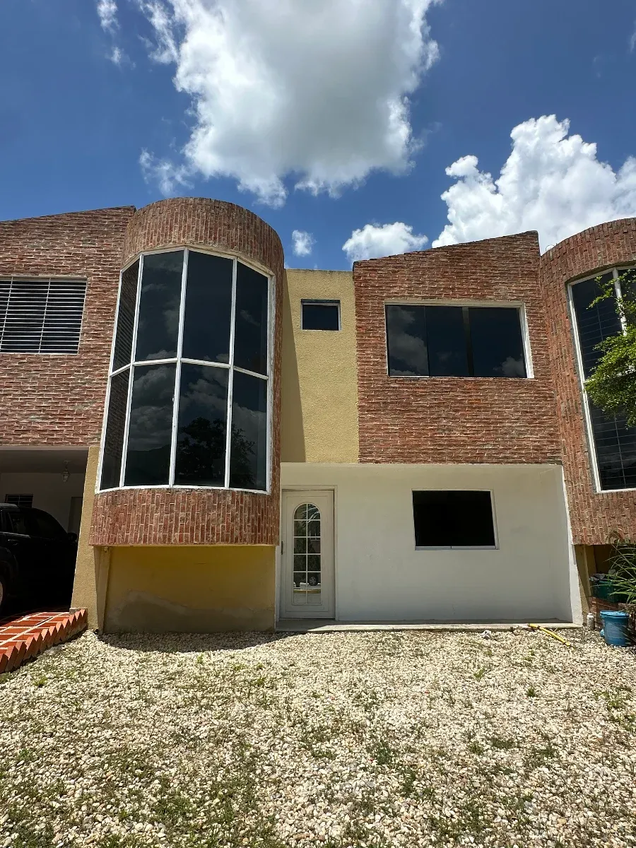 En venta Townhouse en Obra Blanca en Resdincias Belmonti en San Diego Consta de 118m2 - 2