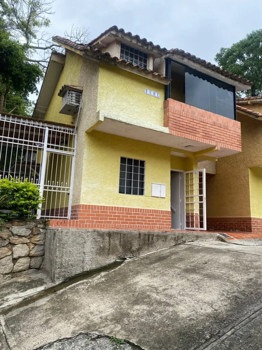 EN VENTA TOWN HOUSE RES. LOS ALEROS - LAS ALEROS - LAS ENTRADA, NAGUANAGUA
