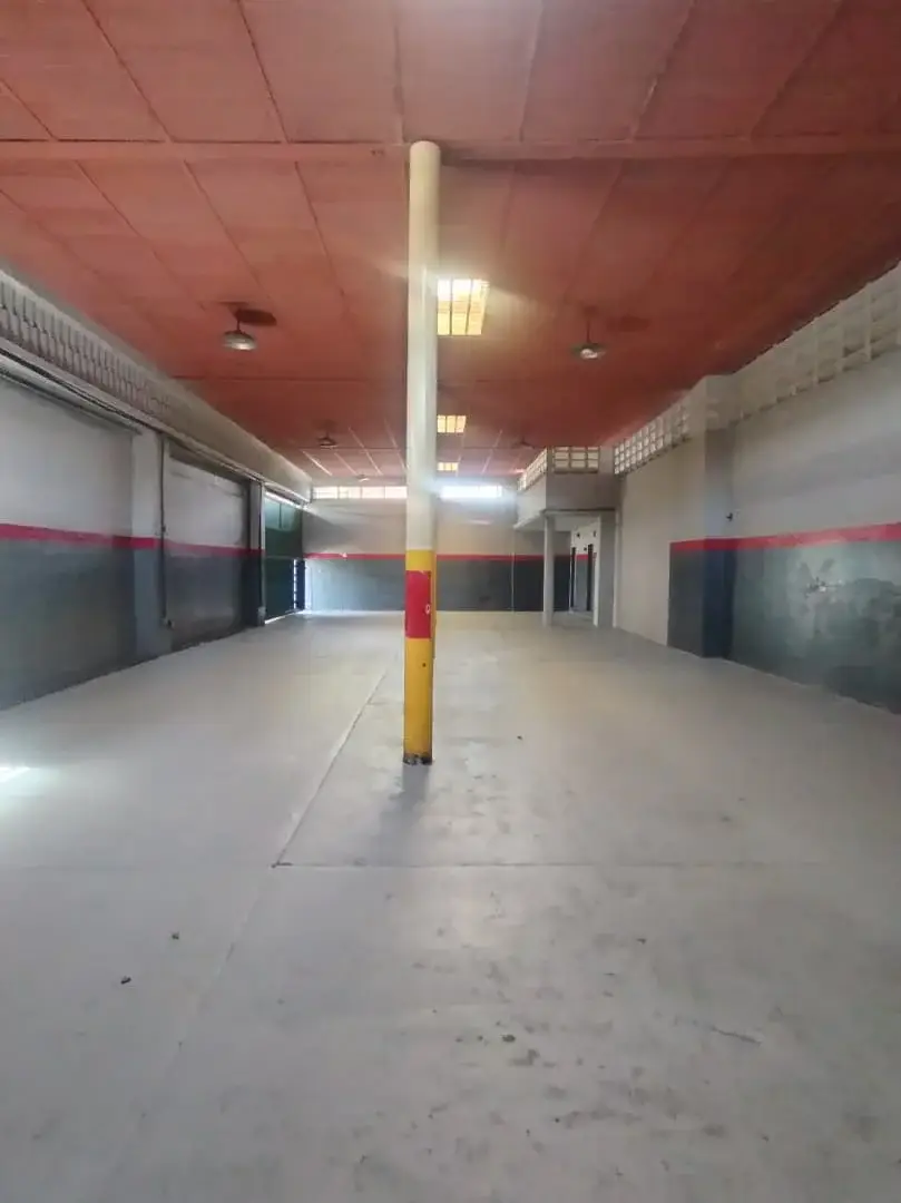 Alquila Galpon Zona Industrial Castillito San Diego En Castillito  Consta de 210 mts2 de construccio