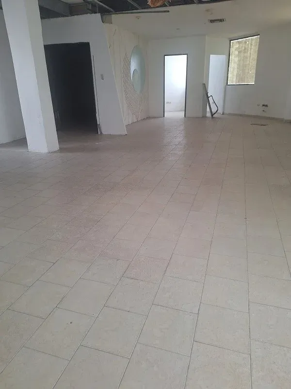 SE ALQUILA LOCAL CON GALPON EN CC MM´S ZONA IND. CASTILLITO DE 900m2 - 12