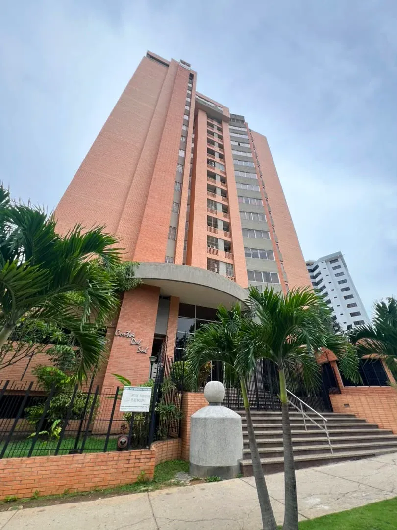 En Venta Apartamento Moderno con Planta 100% en urb Los Mangos, Res. Costa del Sol. - 16