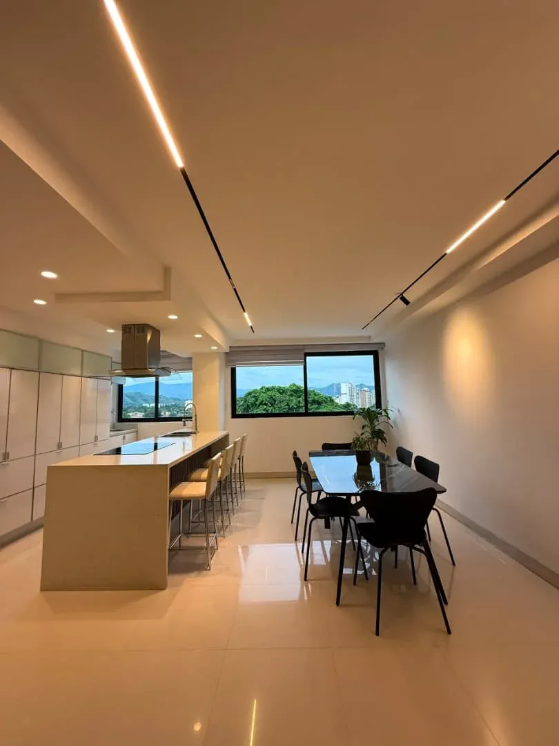 Se Alquila Moderno Apartamento en el Parral Res Omega  - 2