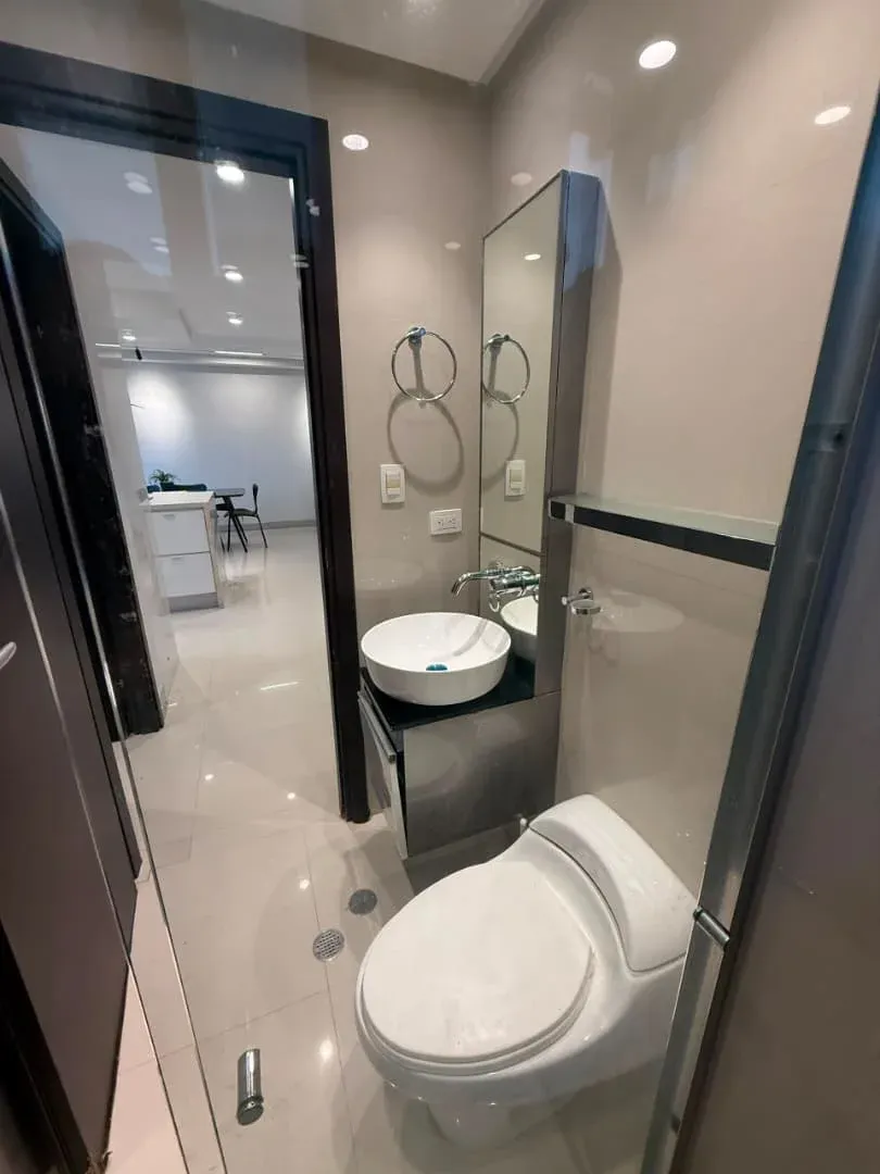 Se Alquila Moderno Apartamento en el Parral Res Omega  - 8