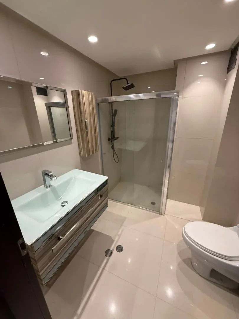 Se Alquila Moderno Apartamento en el Parral Res Omega  - 10