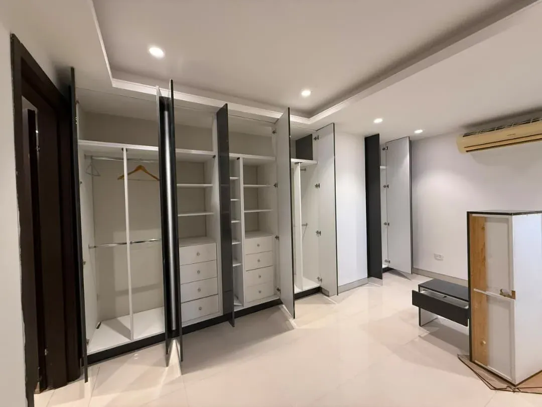 Se Alquila Moderno Apartamento en el Parral Res Omega  - 11