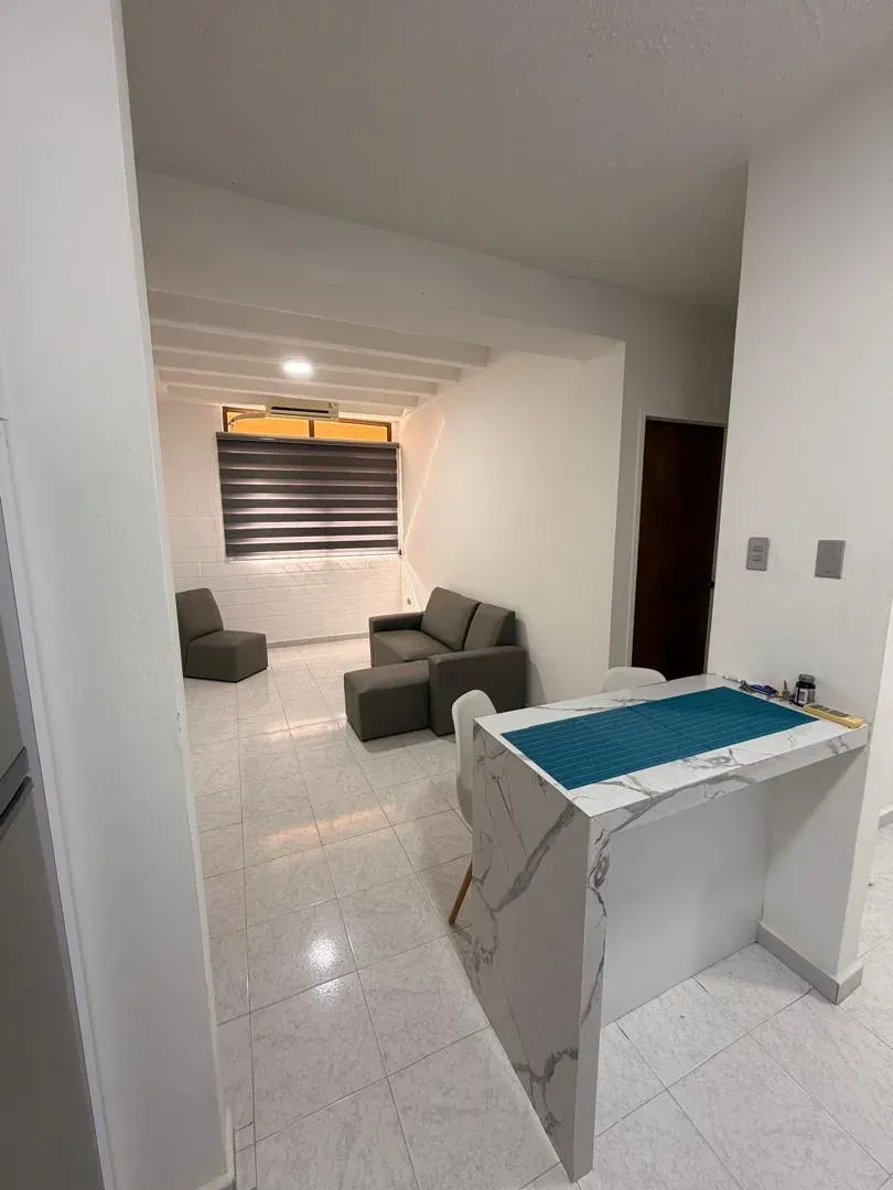 Vende Apartamento Residencias Almendron Suites En Urbanización Campo Alegre. cuenta con 62 mts2 de - 5