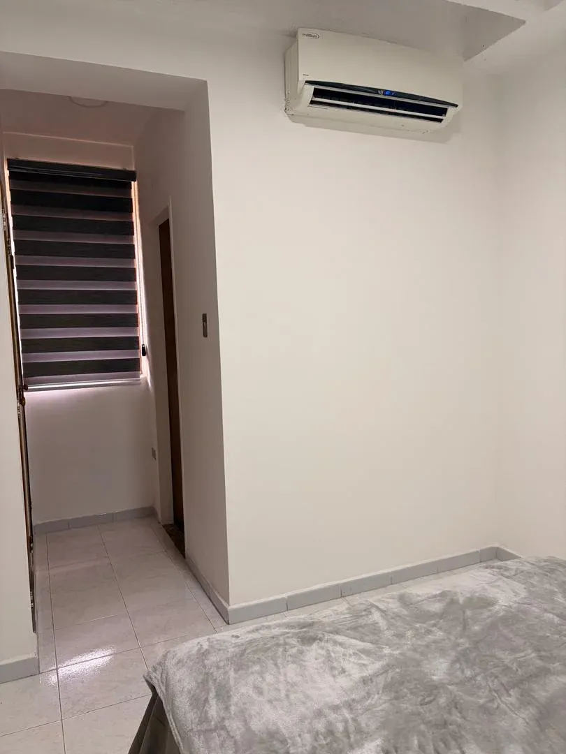 Vende Apartamento Residencias Almendron Suites En Urbanización Campo Alegre. cuenta con 62 mts2 de - 9