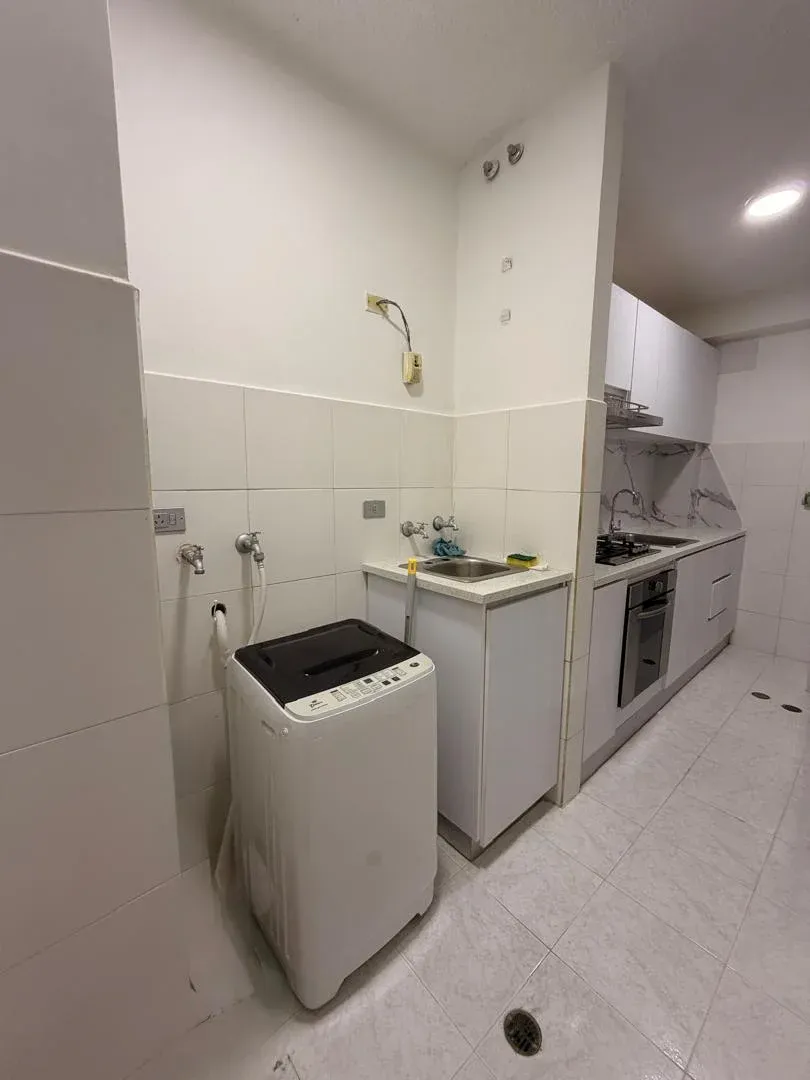 Vende Apartamento Residencias Almendron Suites En Urbanización Campo Alegre. cuenta con 62 mts2 de - 11