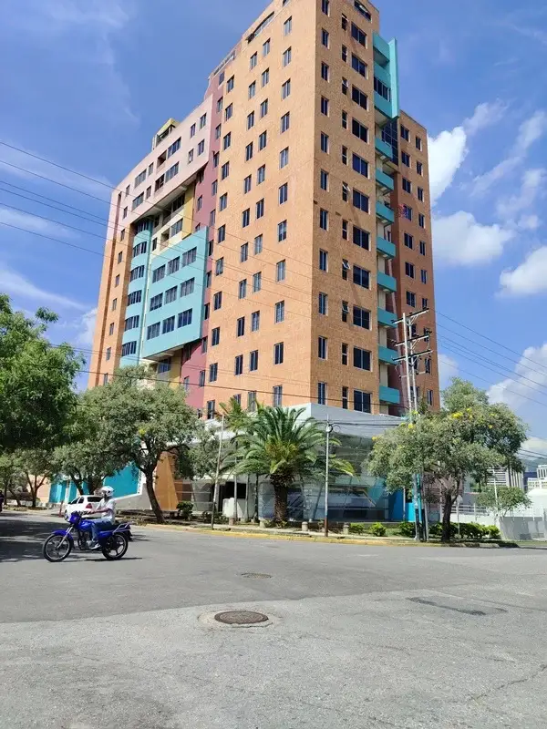 Apartamento en Obra Blanca en Mañongo, Res Kununkunuma, Naguanagua, Jardin Mañongo.  101 mts2 