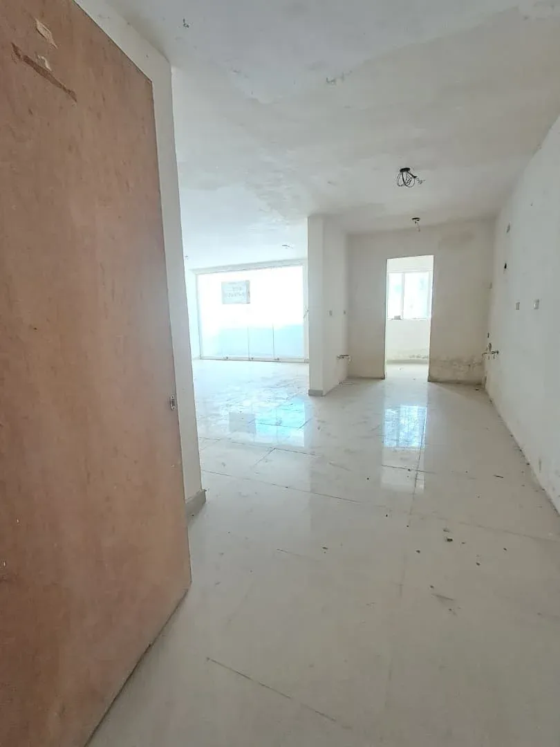 En Venta Apartamento Tipo Dúplex  Obra Blanca en 90%   Res. Cumbres de San Diego - San Diego - 4