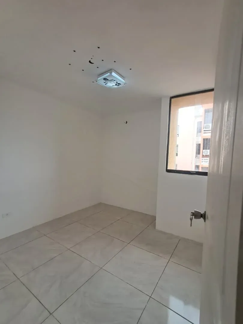 En Venta Apartamento Tipo Duplex en San Diego   Res. Valle Topacio, San Diego   Consta de 113mts² - 11