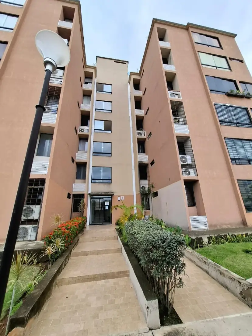 En Venta Apartamento Tipo Duplex en San Diego Res. Valle Topacio, San Diego Consta de 113mts²
