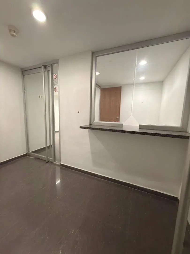 En Venta Centro Empresarial Mixto Galpón, Oficinas y Locales en el Casco Histórico de Pto Cabello - 4