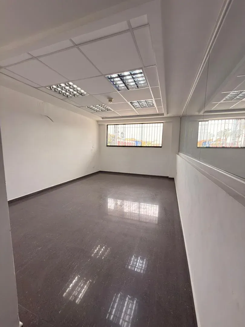 En Venta Centro Empresarial Mixto Galpón, Oficinas y Locales en el Casco Histórico de Pto Cabello - 8