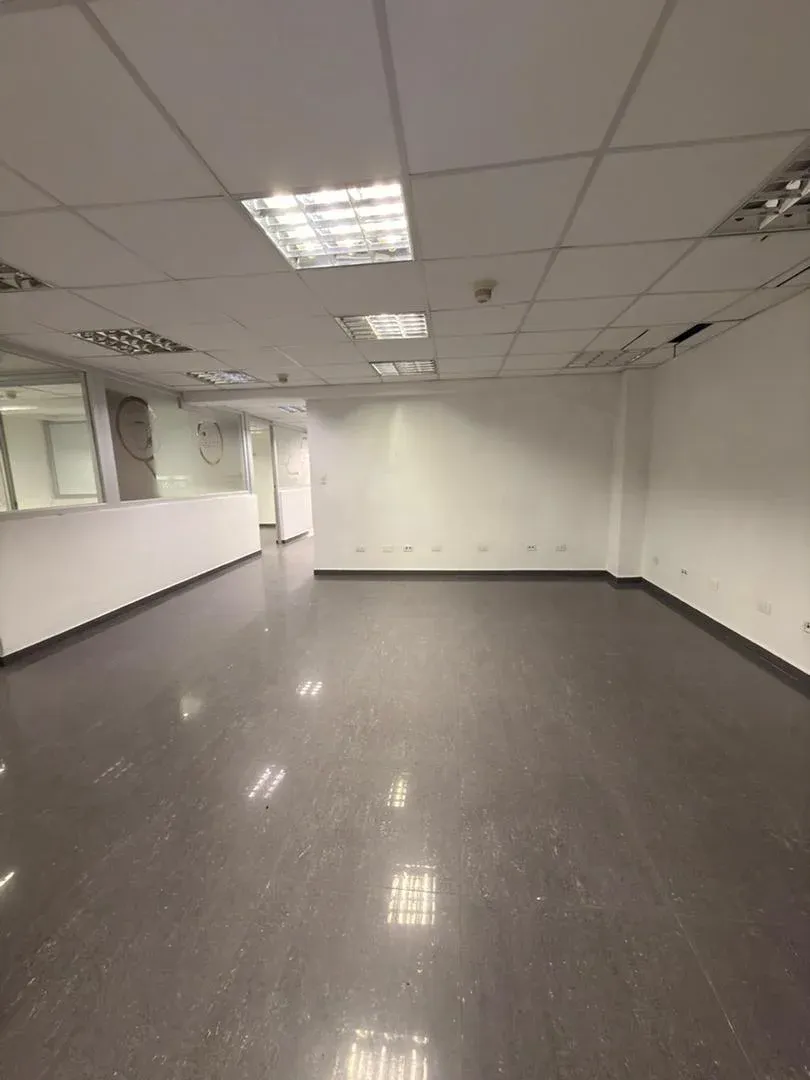En Venta Centro Empresarial Mixto Galpón, Oficinas y Locales en el Casco Histórico de Pto Cabello - 11