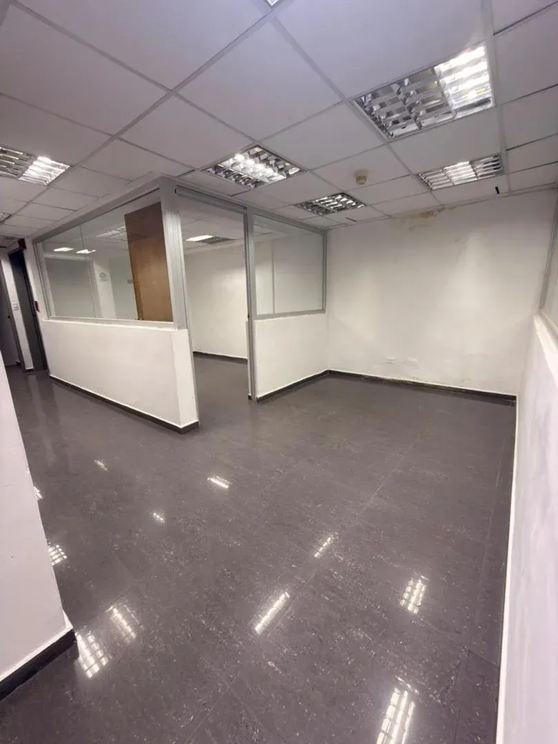 En Venta Centro Empresarial Mixto Galpón, Oficinas y Locales en el Casco Histórico de Pto Cabello - 13
