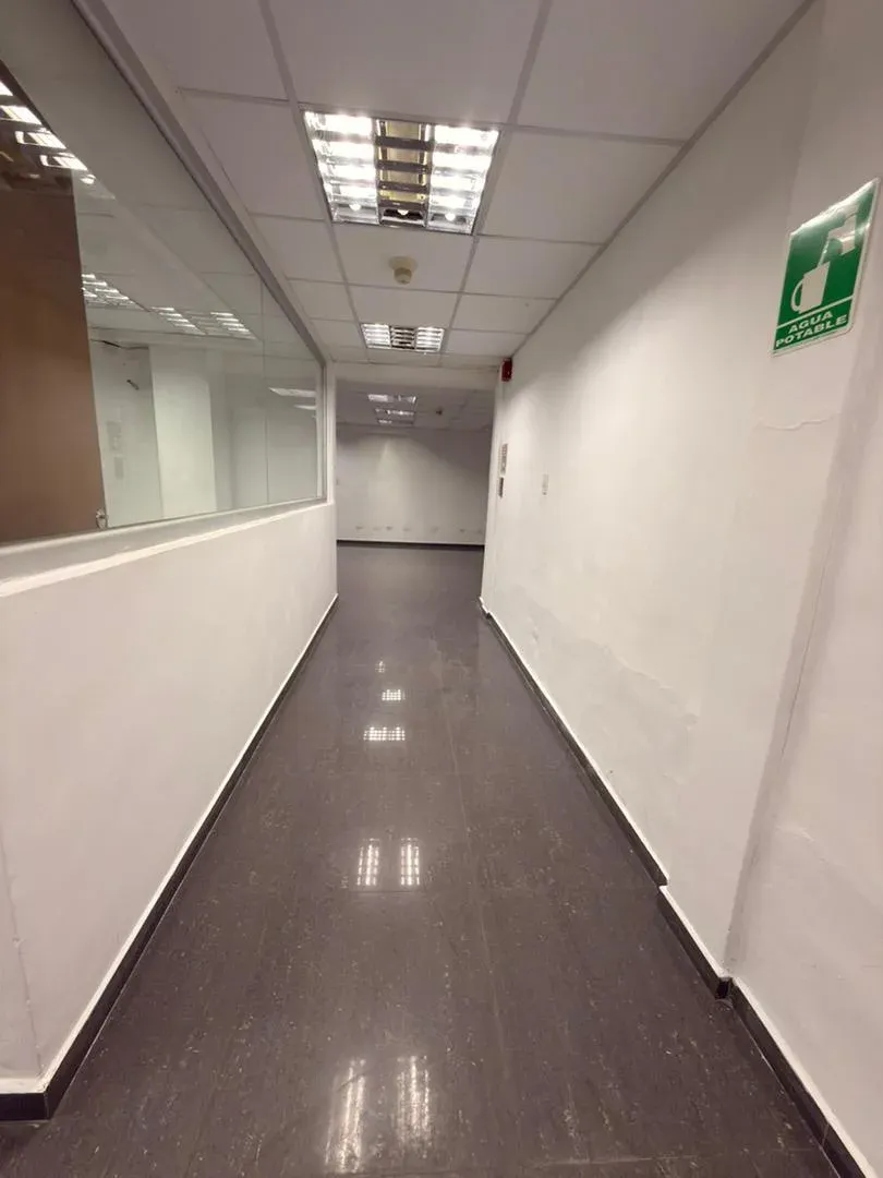 En Venta Centro Empresarial Mixto Galpón, Oficinas y Locales en el Casco Histórico de Pto Cabello - 14