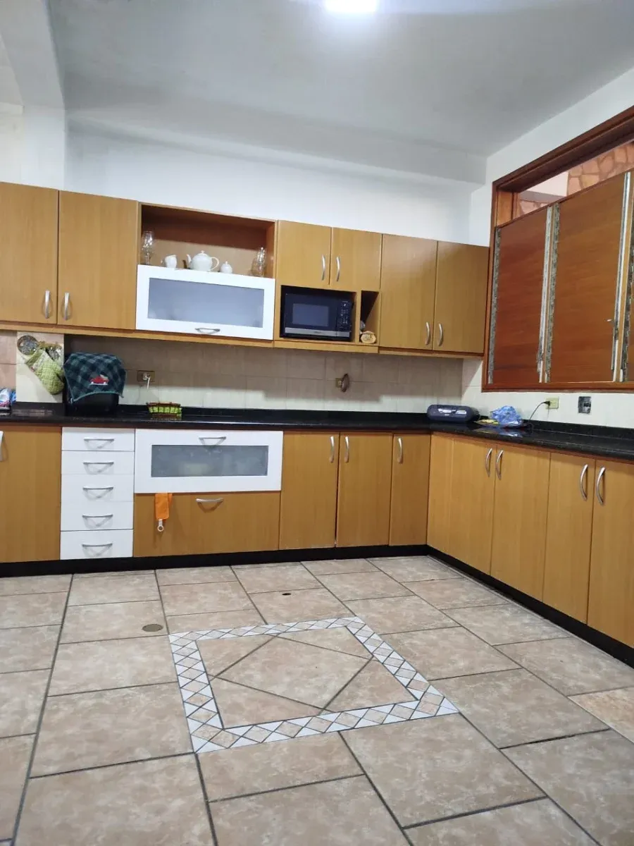 Se vende hermosa Casa Quinta en Cagua estado Aragua, con anexo amoblado, doble garaje, tanque subt. - 14