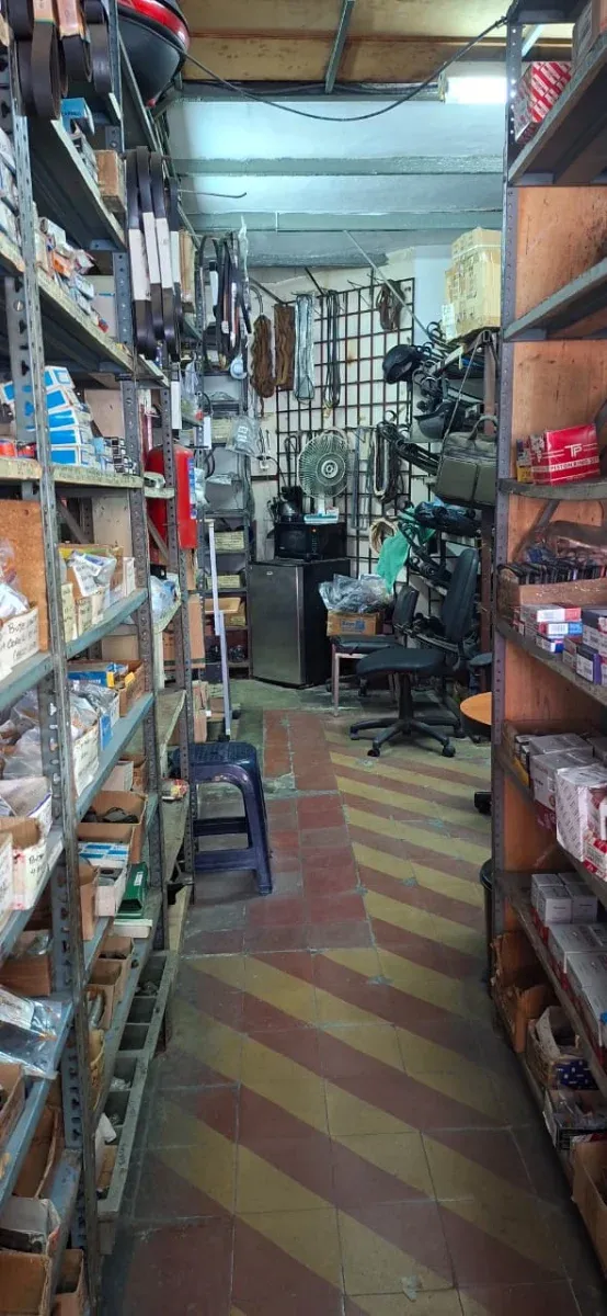 CASA COMERCIAL Y FONDO DE COMERCIO EN CATIA  - 5