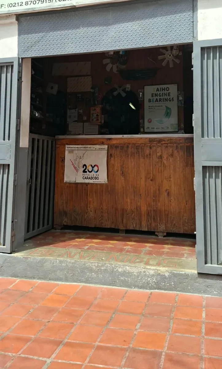 CASA COMERCIAL Y FONDO DE COMERCIO EN CATIA  - 6