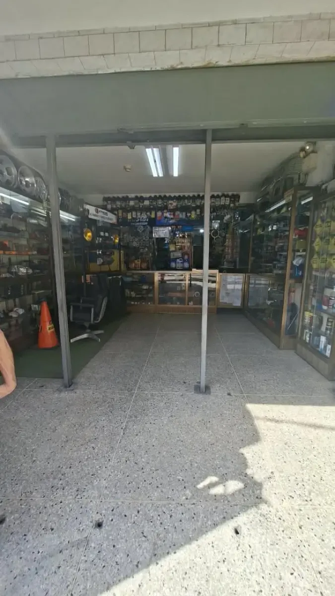 EDIFICIO COMERCIAL CON LOCAL (RESIDENCIAL Y/O COMERCIAL) - 4