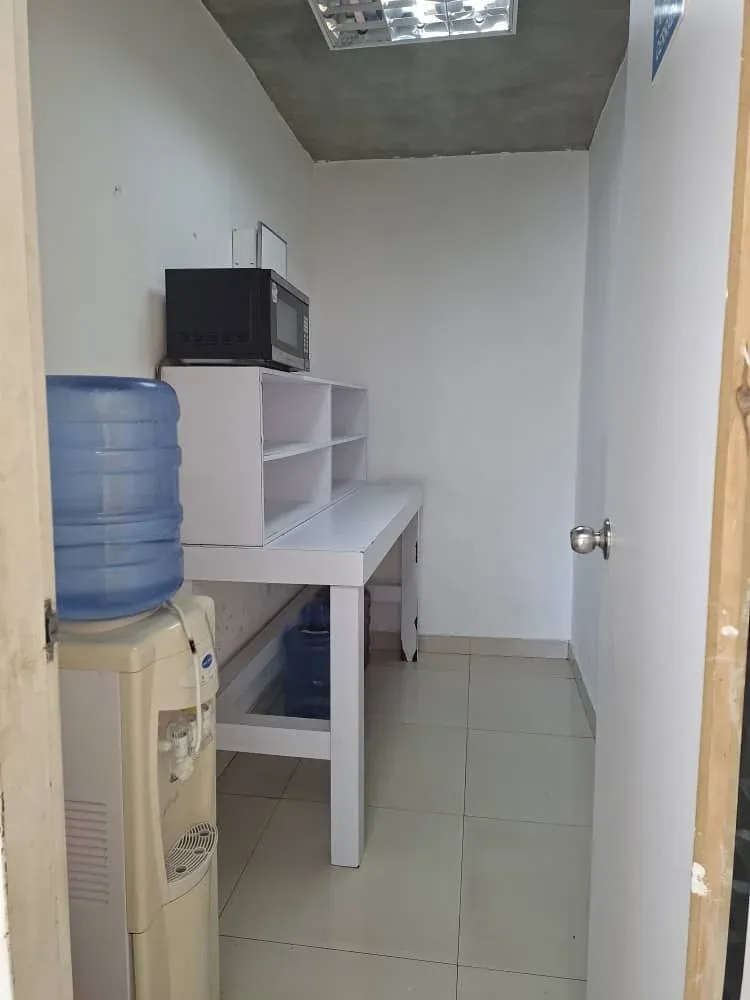 ¡Oportunidad estratégica en el corazón financiero de Caracas! Local en Venta - 11