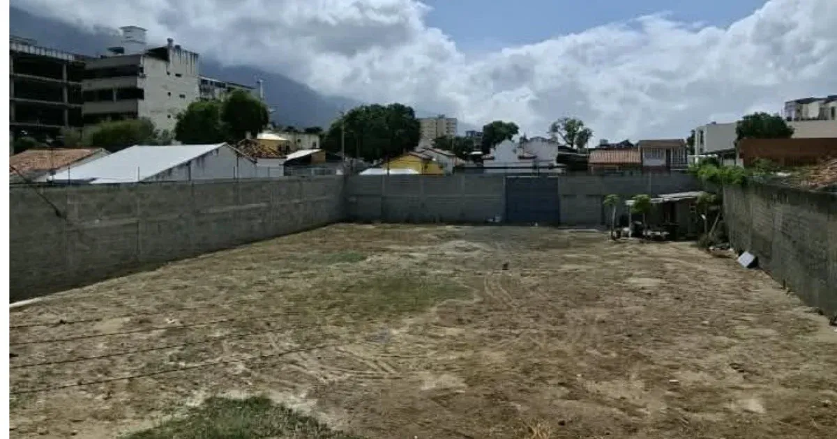 TERRENO COMERCIAL DE 1.500 m² LISTO PARA TRABAJAR EN LA FLORIDA - 2