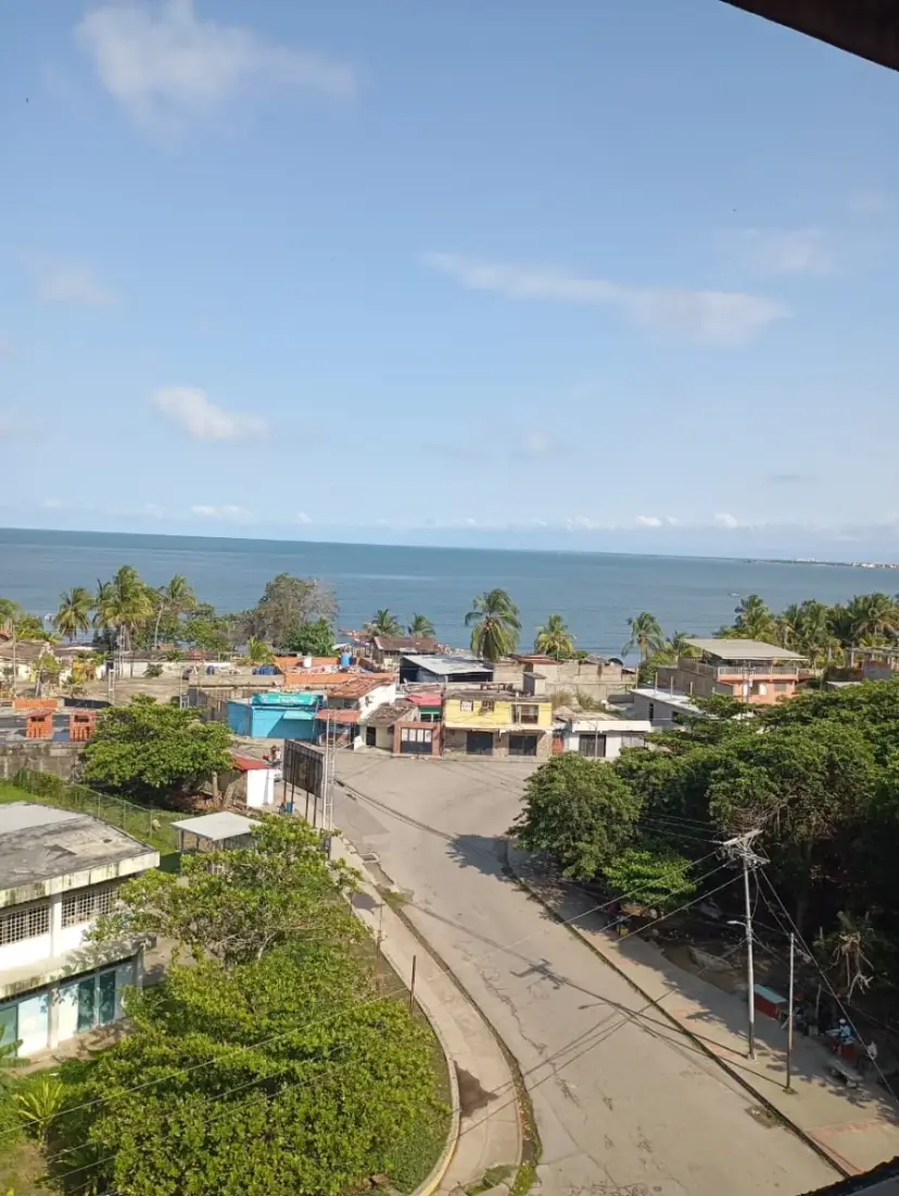 ​🌴 ¡TU HOGAR O REFUGIO VACACIONAL EN HIGUEROTE (CARENERO)! 🚤✨