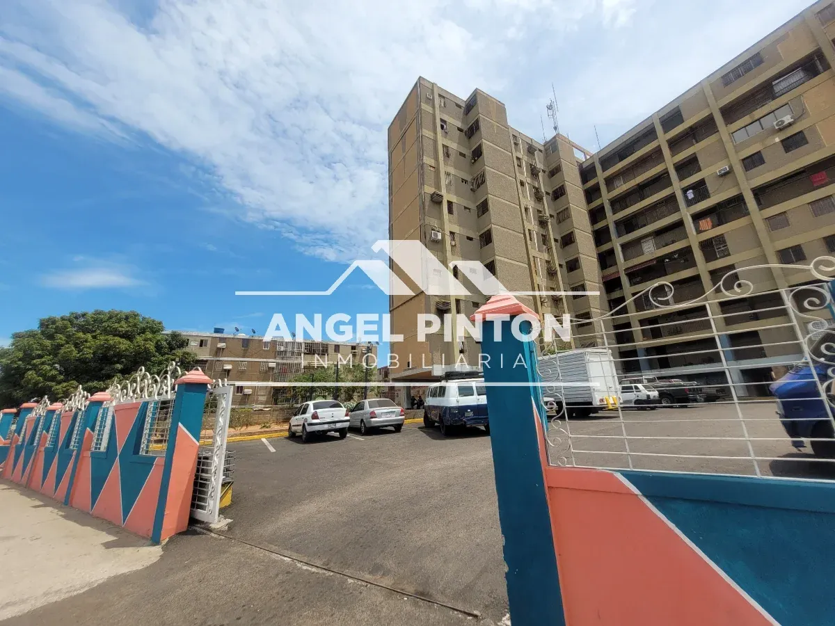 API 9593 APARTAMENTO VENTA AV 40 SAN FRANCISCO VENEZUELA US$ 42000 Leyva Vásquez 0412 0716209