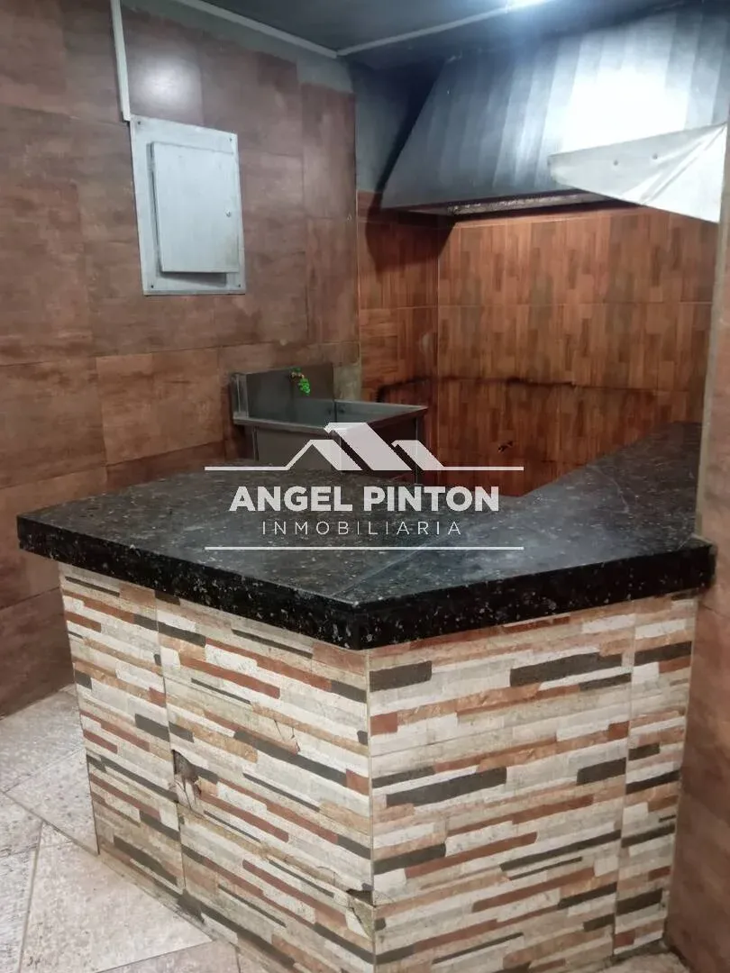 API 9902 LOCAL ALQUILER CCC CHINITA MARACAIBO VENEZUELA  US$ 450 Leyva Vásquez 04120716209 - 2