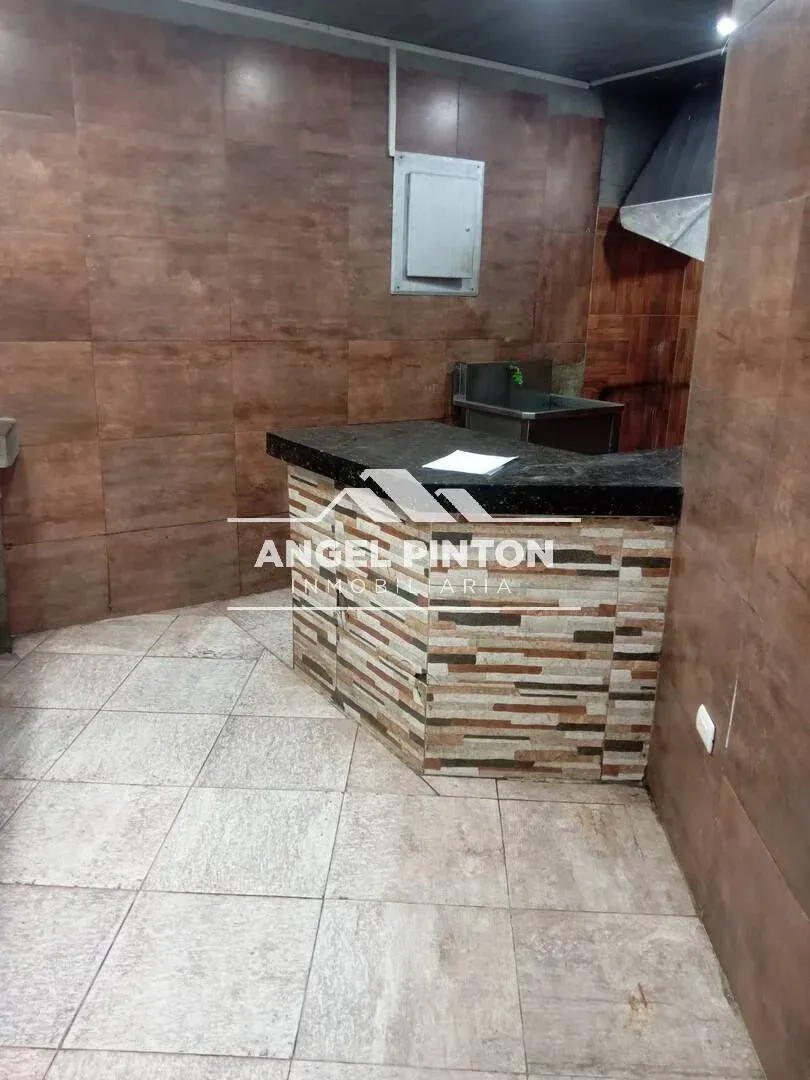 API 9902 LOCAL ALQUILER CCC CHINITA MARACAIBO VENEZUELA  US$ 450 Leyva Vásquez 04120716209 - 8