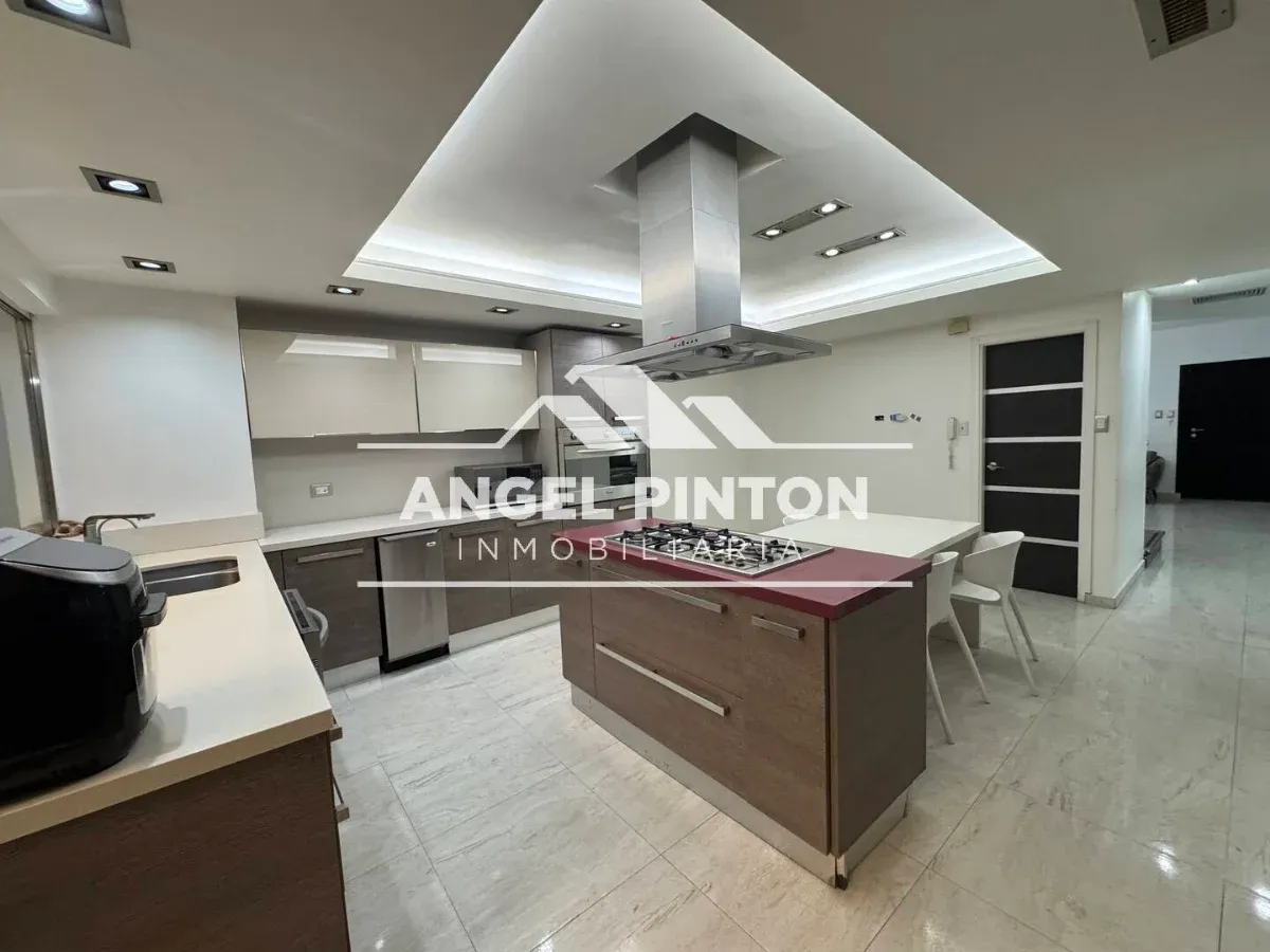 API 9847 TOWNHOUSE VENTA TIERRA NEGRA MARACAIBO US$ 350000 Leyva Vásquez 0412 0716209 - 4