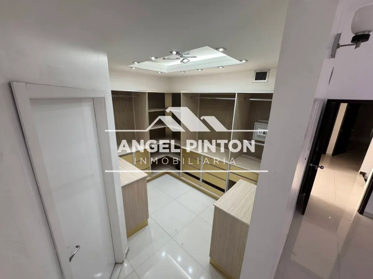 API 9847 TOWNHOUSE VENTA TIERRA NEGRA MARACAIBO US$ 350000 Leyva Vásquez 0412 0716209 - 10