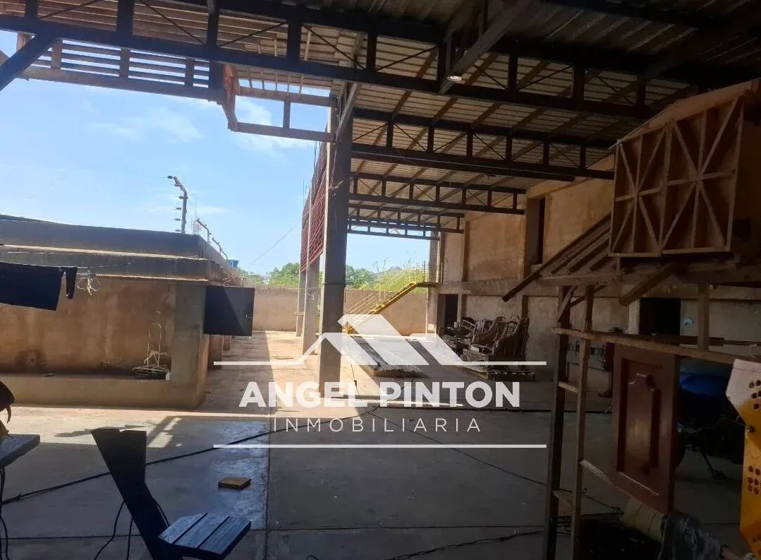 API 97648 GALPÓN EN VENTA AV LA LIMPIA MARACAIBO VENEZUELA US$ 254000 Leyva Vásquez 0412 0716209