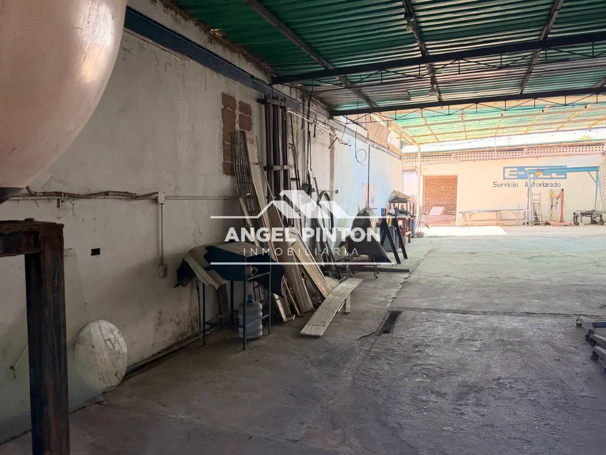 API 030426 GALPÓN ALQUILER/VENTA AV 70 SANTA MARÍA MARACAIBO US$ 227000 Leyva Vásquez 04120716209 - 6
