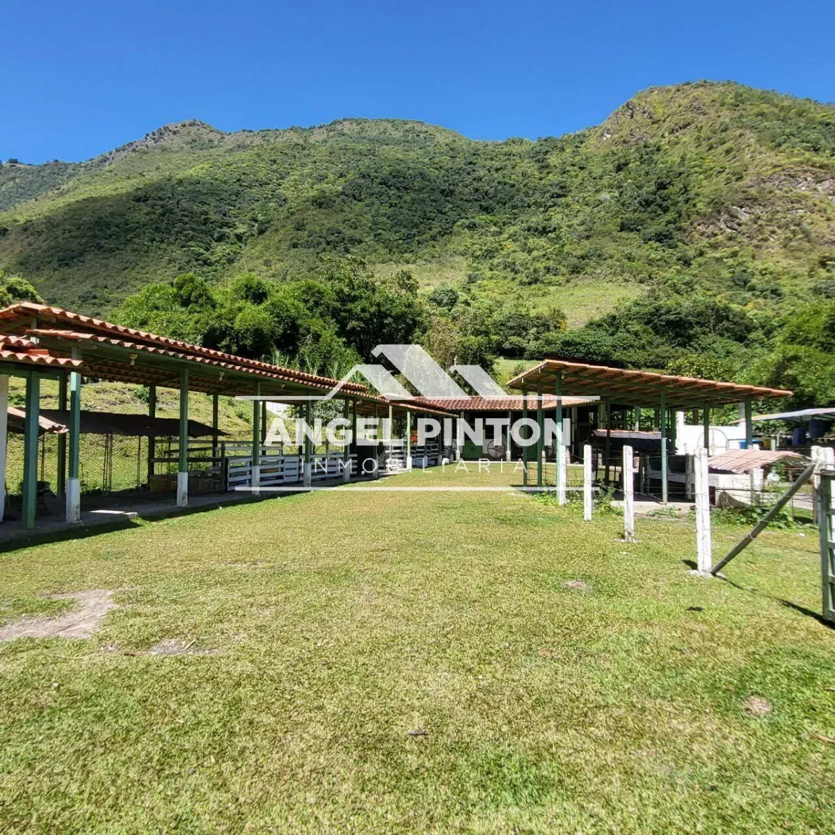 API 99601 HOTEL VENTA LA PUERTA VALERA VENEZUELA US$ 11500000 Leyva Vásquez 0412 0716209 - 5