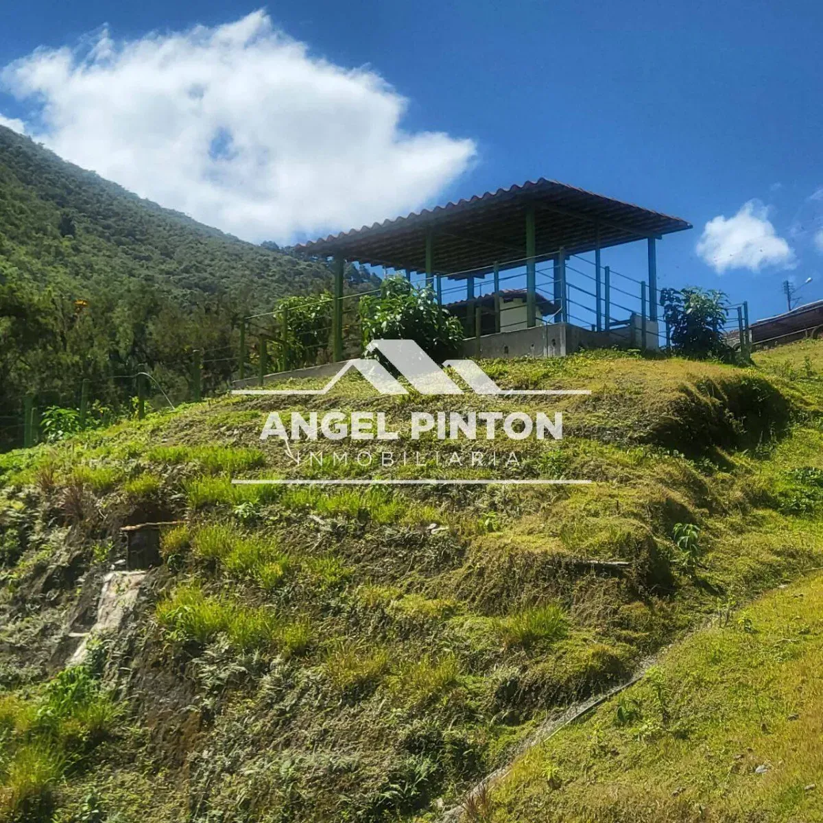 API 99601 HOTEL VENTA LA PUERTA VALERA VENEZUELA US$ 11500000 Leyva Vásquez 0412 0716209 - 7
