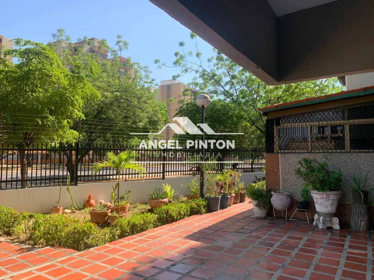 API 9350 APARTAMENTO VENTA LA PARAGUA MARACAIBO VENEZUELA US$ 65000 Leyva Vásquez 0412 0716209 - 2