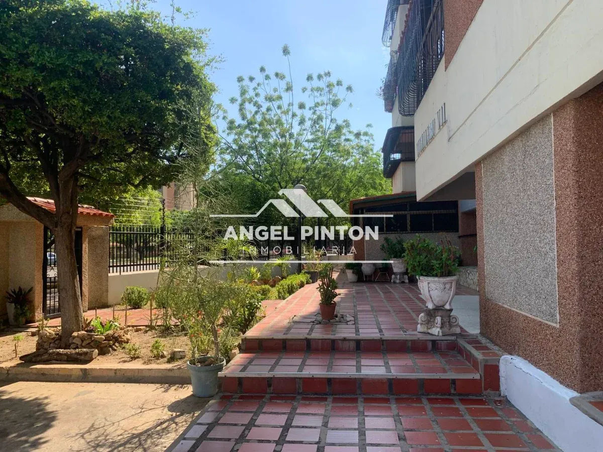 API 9350 APARTAMENTO VENTA LA PARAGUA MARACAIBO VENEZUELA US$ 65000 Leyva Vásquez 0412 0716209 - 3