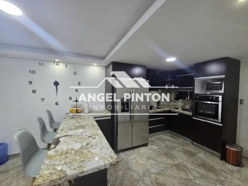API 9991 TOWNHOUSE VENTA LA COROMOTO SAN FRANCISCO VENEZUELA US$ 150000 Leyva Vásquez 0412 0716209