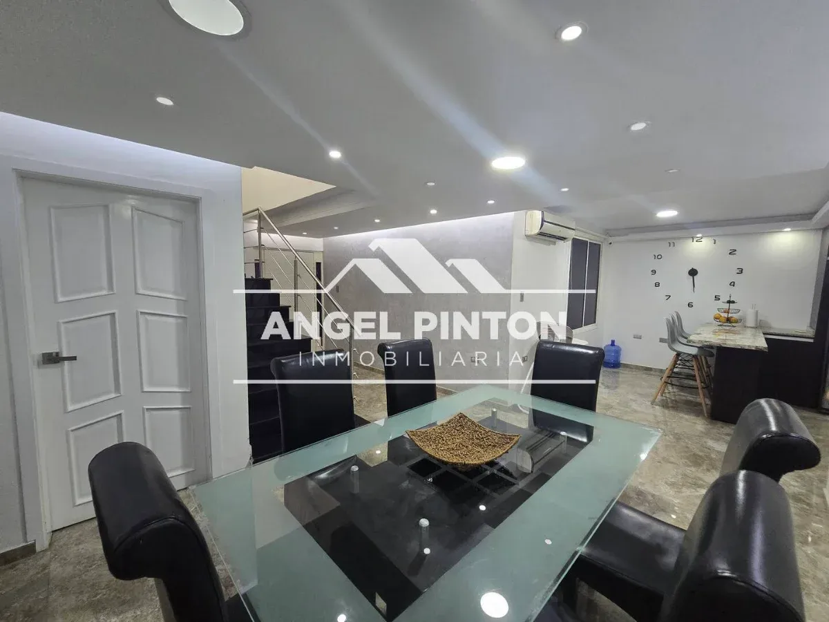 API 9991 TOWNHOUSE VENTA LA COROMOTO SAN FRANCISCO VENEZUELA US$ 150000 Leyva Vásquez 0412 0716209 - 3