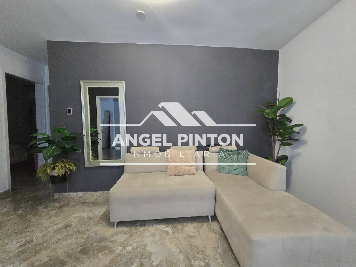 API 9991 TOWNHOUSE VENTA LA COROMOTO SAN FRANCISCO VENEZUELA US$ 150000 Leyva Vásquez 0412 0716209 - 4