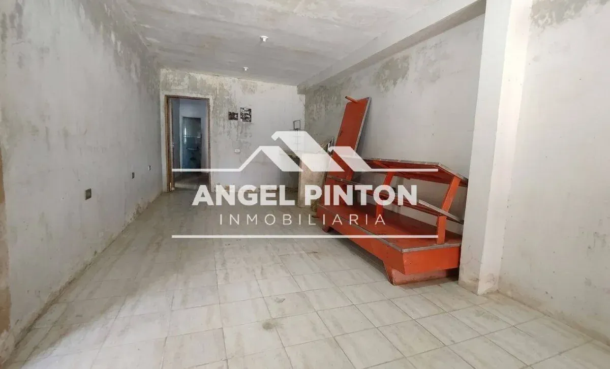 API 9761 CASA COMERCIAL VENTA MAVIEJA SAN FRANCISCO VENEZUELA US$ 36000  Leyva Vásquez 0412 0716209 - 8
