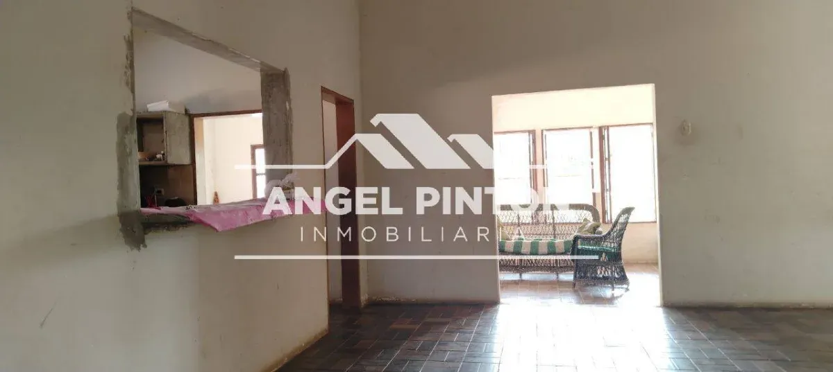 API 9493 CASA con TERRENO AMPLIO VENTA SECTOR COUNTRY CLUB MCBO US$47000 Leyva Vásquez 0412 0716209 - 2