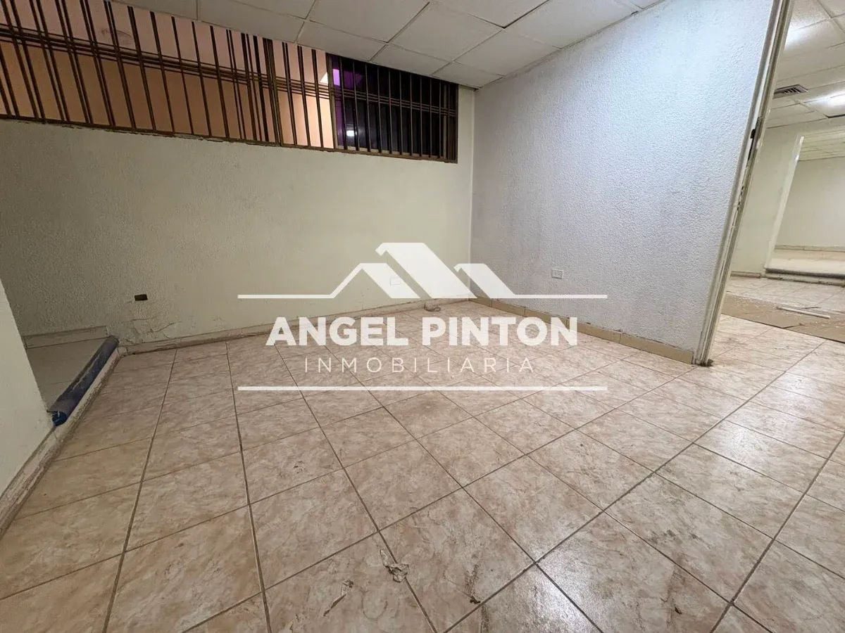 API 10093 LOCAL COMERCIAL ALQUILER PASEO 72 MARACAIBO VENEZUELA US$ 300 Leyva Vásquez 0412 0716209